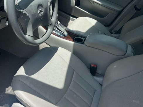 Used 2007 Mercedes-Benz C 350 Sedan image 8