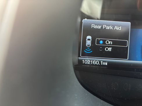 Used 2018 Ford Edge Titanium w/ Technology Package FWD image 16