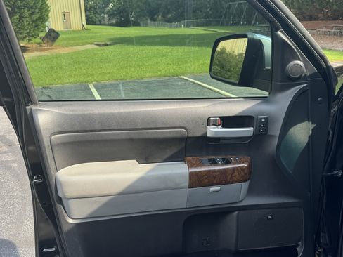 Used 2013 Toyota Tundra Platinum AWD/4WD image 22