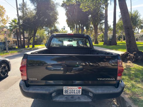 Used 2006 Toyota Tacoma 2WD Regular Cab image 9