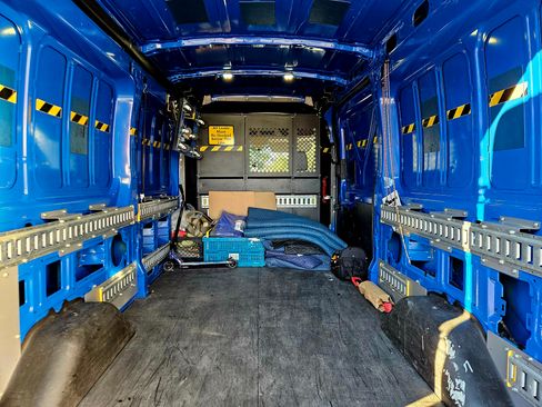 Used 2015 Ford Transit 250 148 Medium Roof image 5