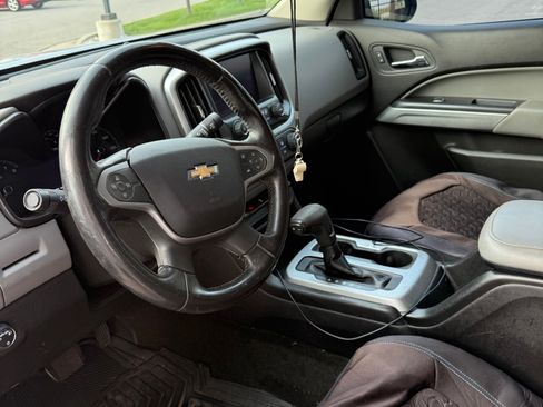 Used 2017 Chevrolet Colorado LT RWD image 11