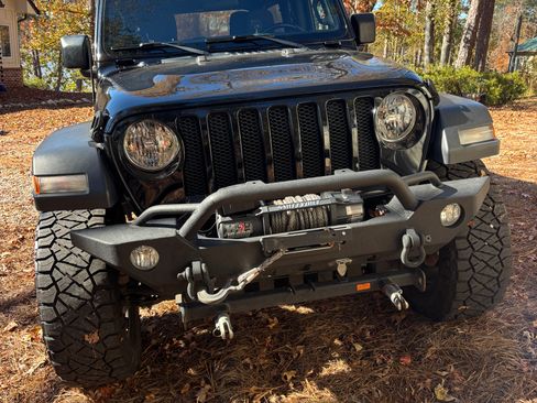 Used 2020 Jeep Wrangler Unlimited Sport S image 2