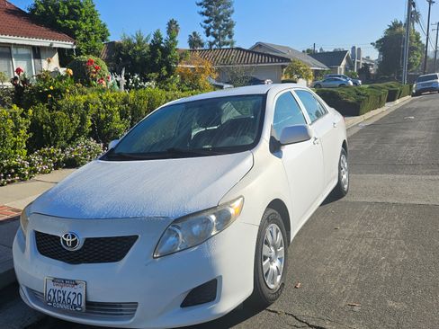 Used 2010 Toyota Corolla LE image 7