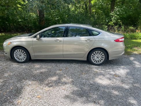 Used 2015 Ford Fusion SE w/ Equipment Group 502A FWD image 5