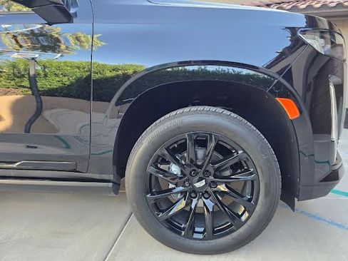 Used 2022 Cadillac Escalade Sport Platinum w/ LPO, ONYX Package image 9