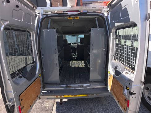 Used 2011 Ford Transit Connect XLT image 11