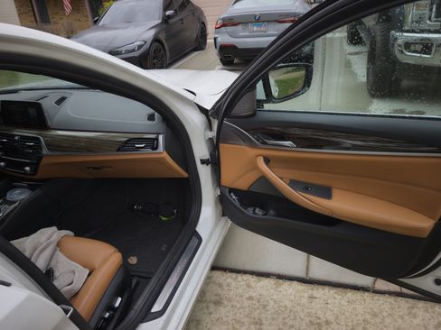 Used 2018 BMW 540i xDrive AWD/4WD image 11