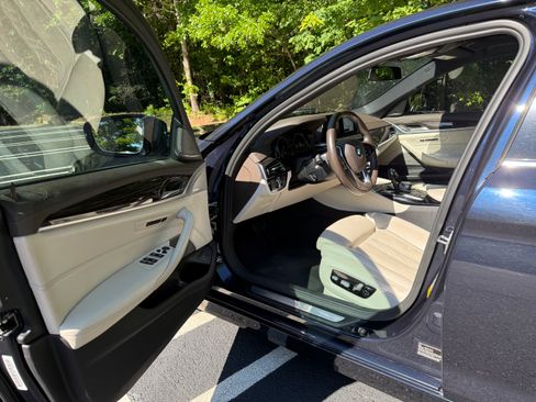 Used 2018 BMW 540i RWD image 11