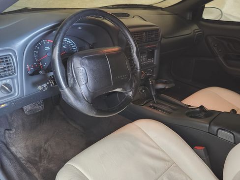 Used 1998 Chevrolet Camaro Z28 RWD image 8