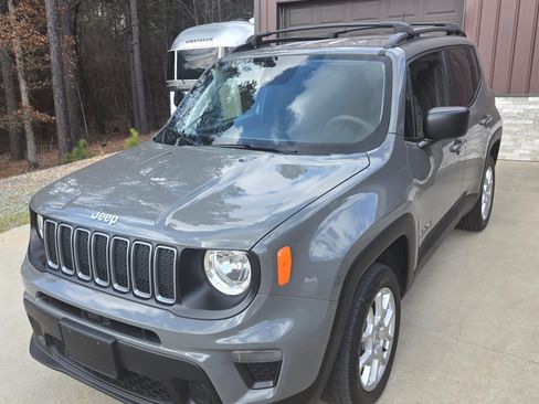 Used 2022 Jeep Renegade Sport w/ Sport Appearance Group image 12