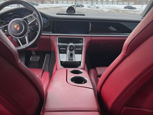 Used 2019 Porsche Panamera 4S image 9