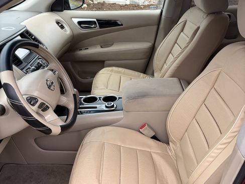 Used 2013 Nissan Pathfinder SV w/ Cargo Pkg image 5