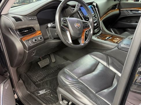 Used 2015 Cadillac Escalade ESV Premium image 18