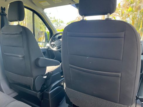 Used 2018 Ford Transit 350 XL image 21