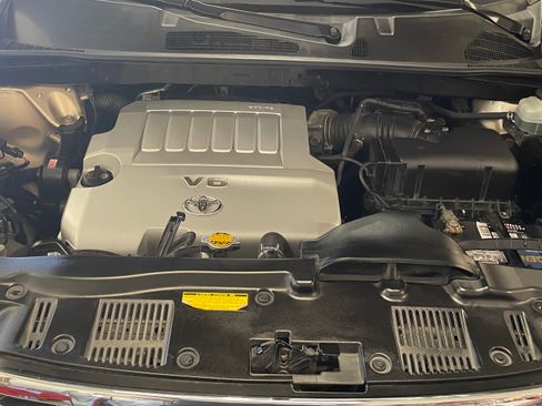 Used 2010 Toyota Highlander Limited image 26