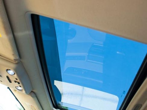 Used 2004 HUMMER H2 w/ Preferred Equipment Group image 15