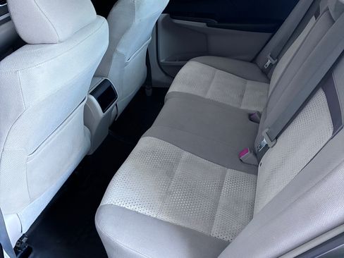 Used 2012 Toyota Camry LE FWD image 9