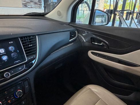 Used 2017 Buick Encore Essence w/ Experience Buick Package FWD image 10