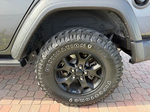 Used 2021 Jeep Wrangler Unlimited Sport AWD/4WD image 14