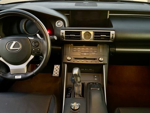 Used 2016 Lexus IS 200t w/ F Sport Package RWD image 10