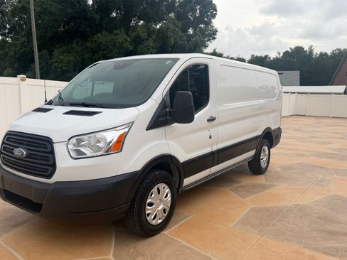 Used 2015 Ford Transit 250 130 Low Roof RWD image 13