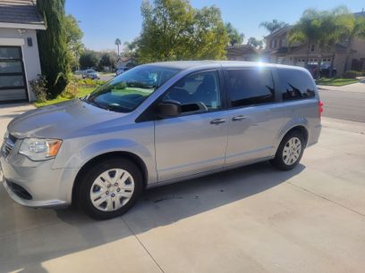 Used 2019 Dodge Grand Caravan SE w/ UConnect Hands-Free Group