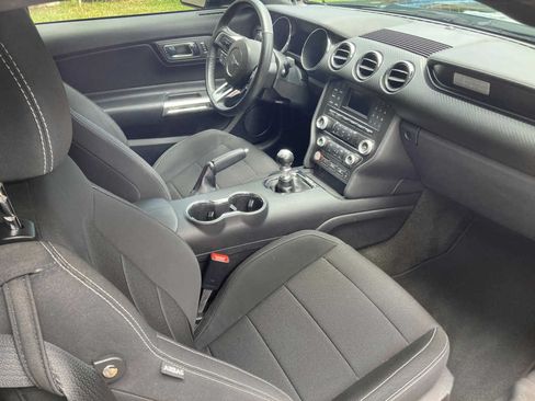 Used 2016 Ford Mustang Coupe image 9