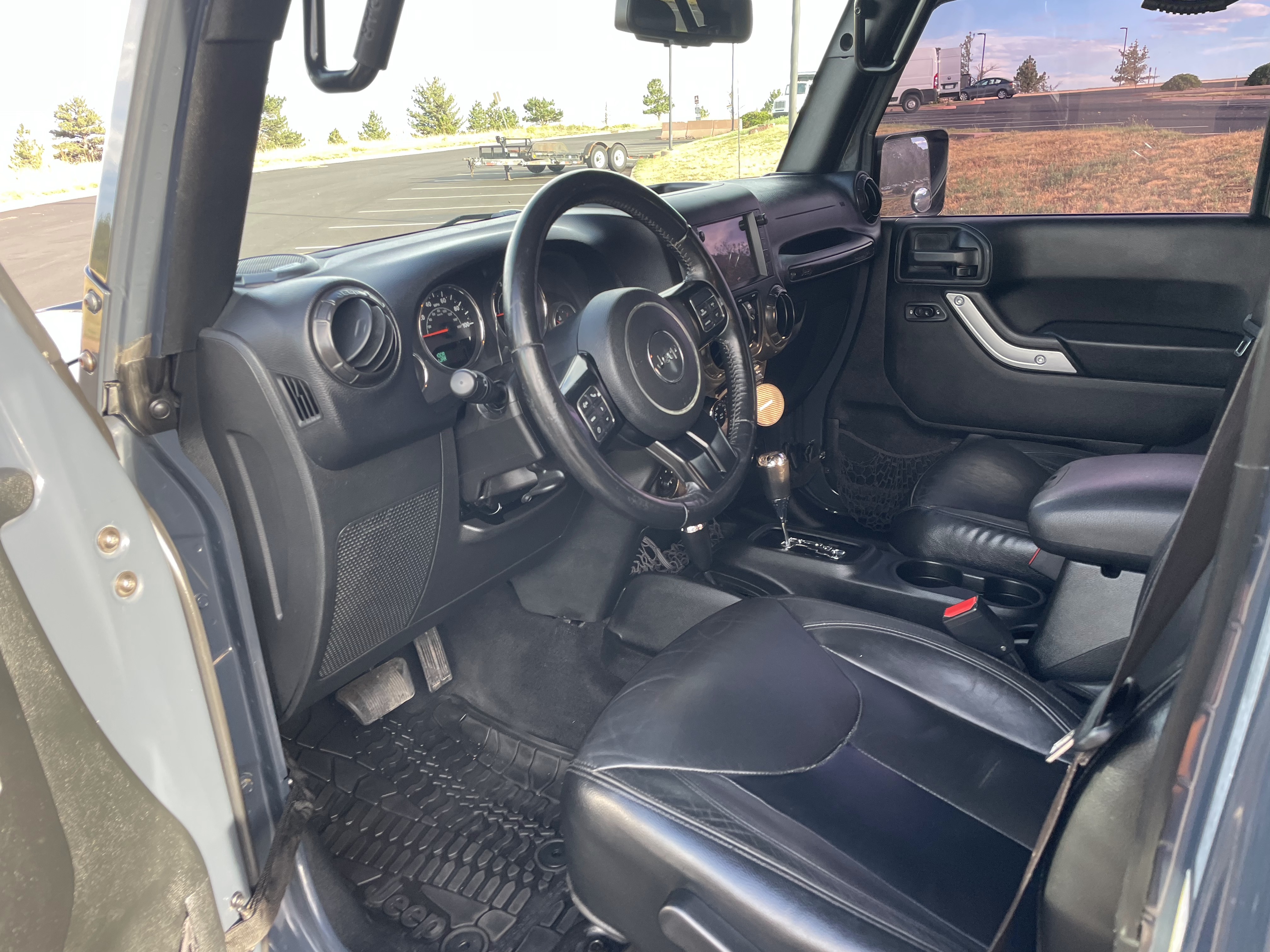Used 2017 Jeep Wrangler Unlimited Sahara AWD/4WD image 11