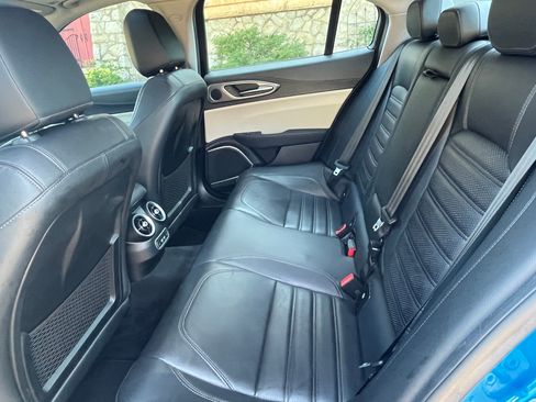 Used 2019 Alfa Romeo Giulia Ti Sport w/ Quick Order Package 22S Sport AWD/4WD image 25