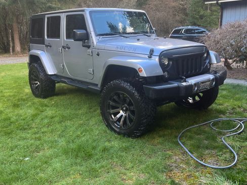 Used 2018 Jeep Wrangler Unlimited Sahara image 1