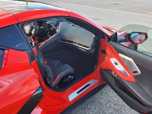 Used 2024 Chevrolet Corvette Stingray Preferred Cpe image 13