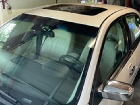Used 2012 Lincoln MKZ Hybrid FWD image 2