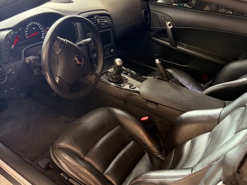 Used 2009 Chevrolet Corvette Z06 w/ Preferred Equipment Group RWD image 6