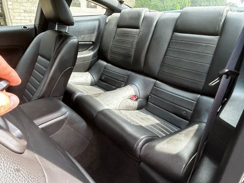 Used 2005 Ford Mustang GT RWD image 13