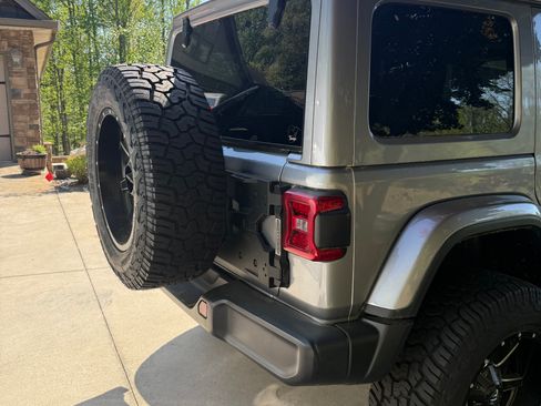 Used 2020 Jeep Wrangler Unlimited Sahara w/ LED Lighting Group image 11