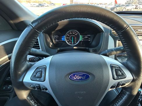 Used 2014 Ford Explorer XLT w/ Equipment Group 202A image 24