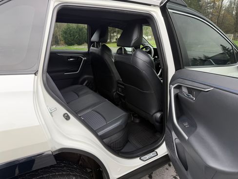 Used 2020 Toyota RAV4 XSE image 14
