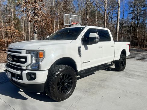 Used 2022 Ford F250 Lariat w/ Lariat Ultimate Package image 2