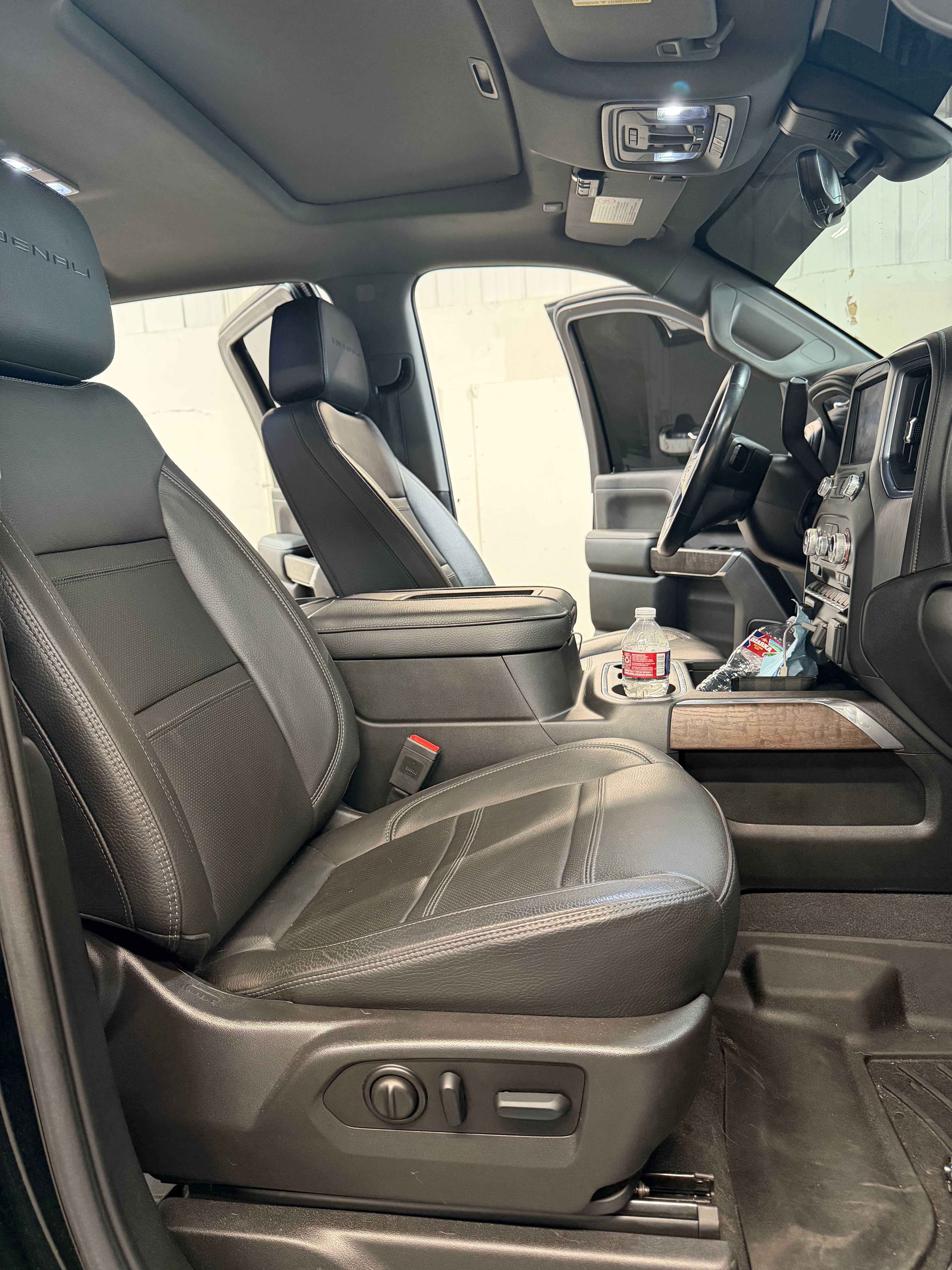 Used 2022 GMC Sierra 2500 Denali w/ Denali Ultimate Package AWD/4WD image 9