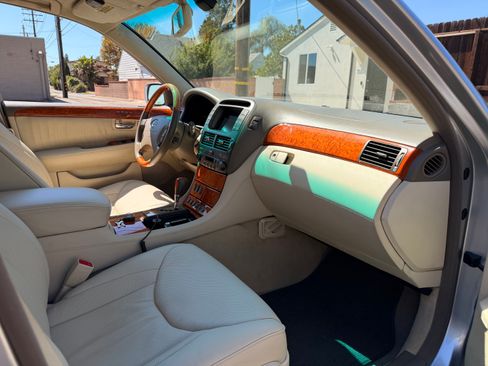Used 2004 Lexus LS 430 RWD image 21
