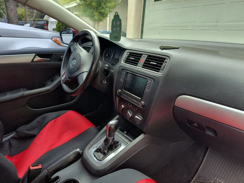Used 2013 Volkswagen Jetta SE image 11