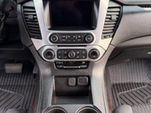 Used 2018 GMC Yukon SLE w/ SLE Value Package image 2