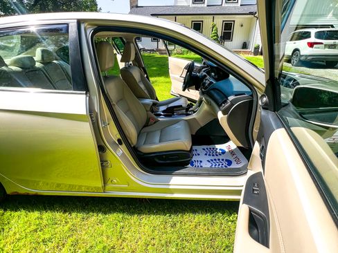 Used 2013 Honda Accord EX-L image 16