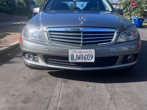 Used 2011 Mercedes-Benz C 300 4MATIC Sedan image 1