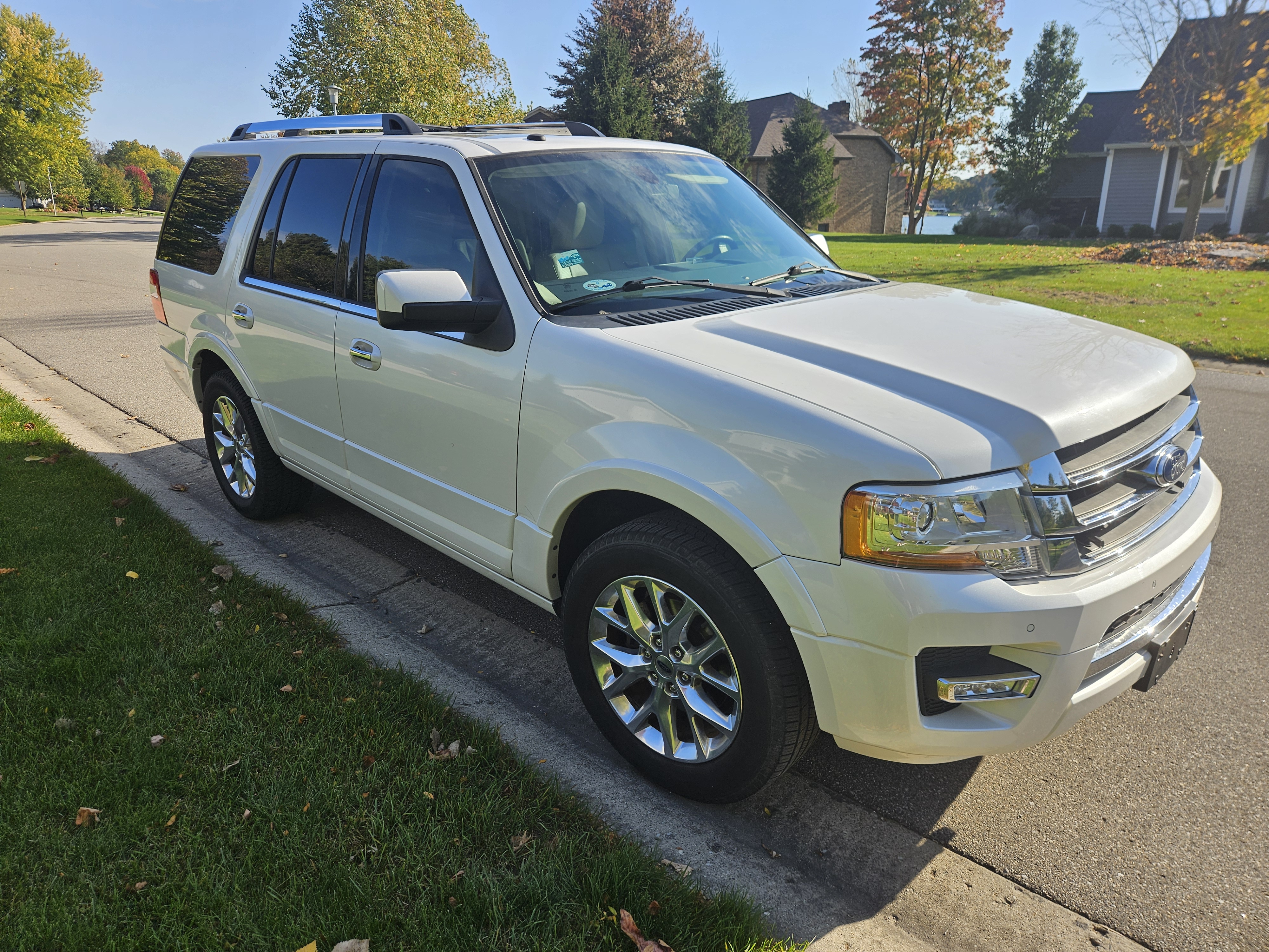 Used 2016 Ford Expedition Limited w/ Equipment Group 301A RWD image 6