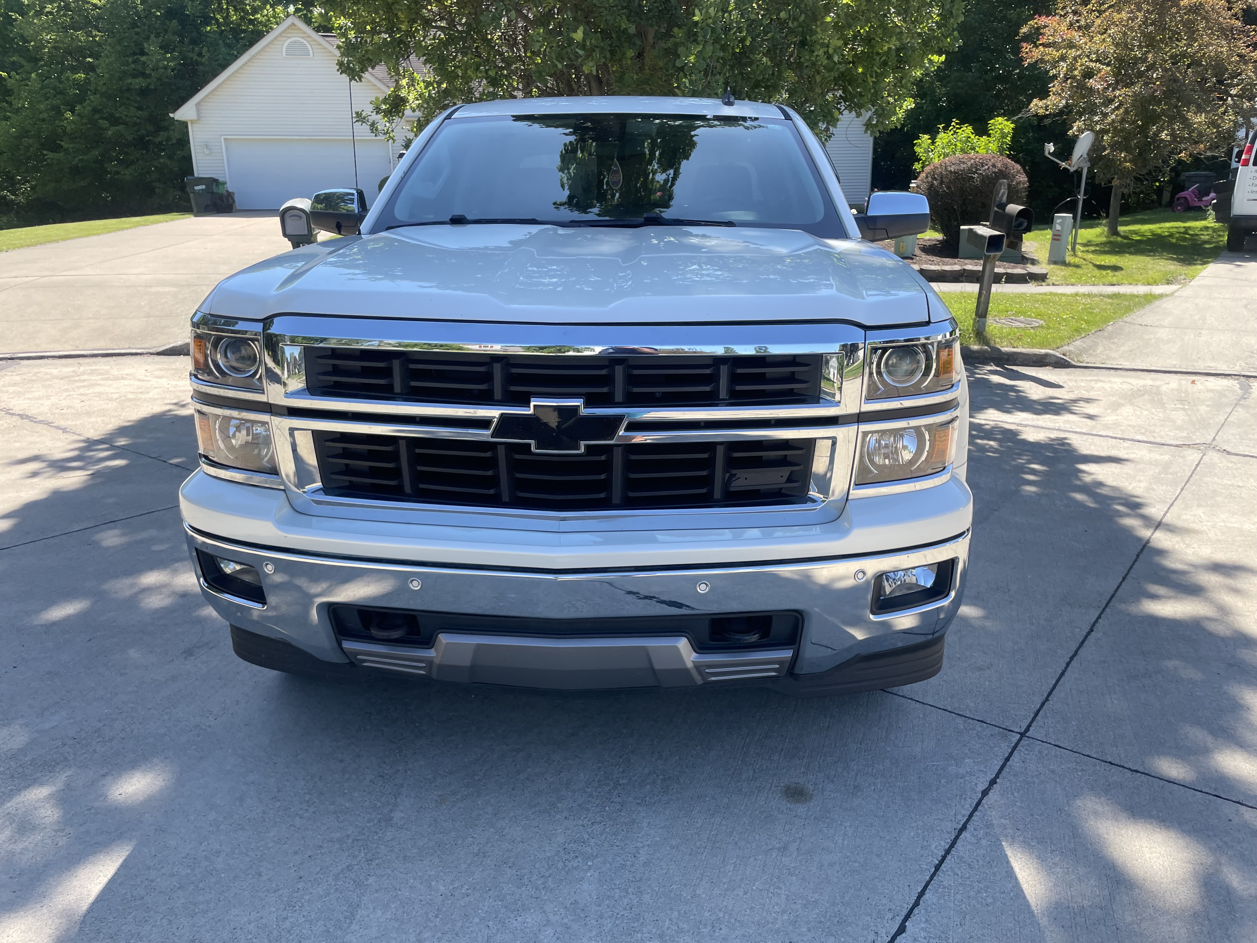 Used 2014 Chevrolet Silverado 1500 LTZ Z71 w/ LTZ Plus Package AWD/4WD image 2