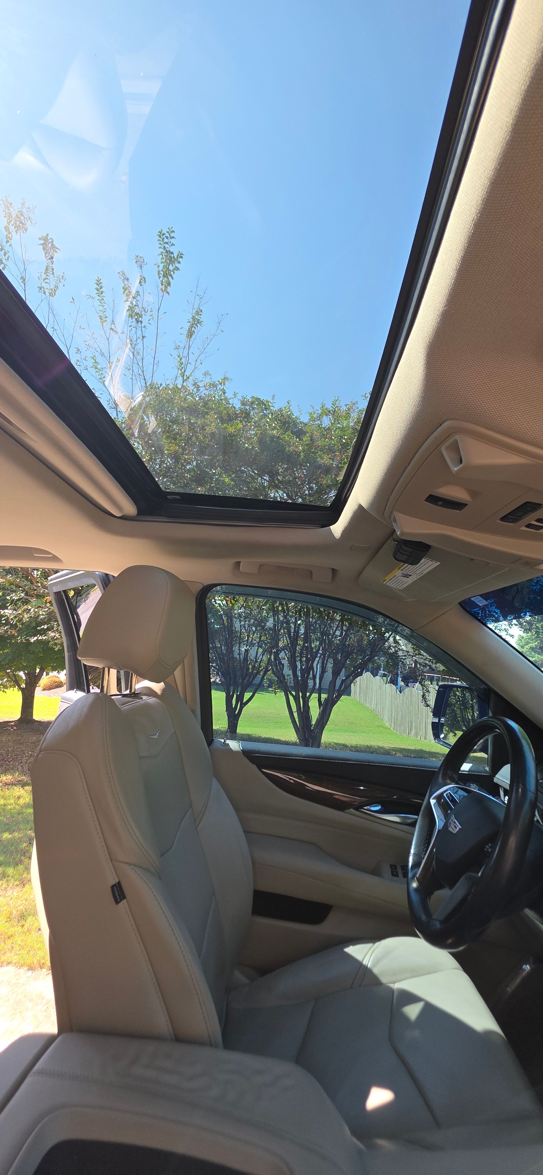Used 2018 Cadillac Escalade ESV Luxury AWD/4WD image 11