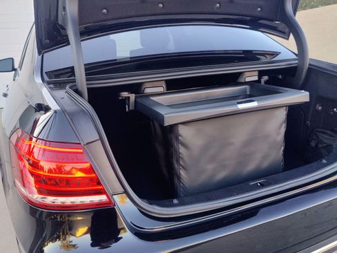 Used 2014 Mercedes-Benz E 350 Sedan image 28