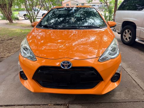 Used 2015 Toyota Prius C Two FWD image 4